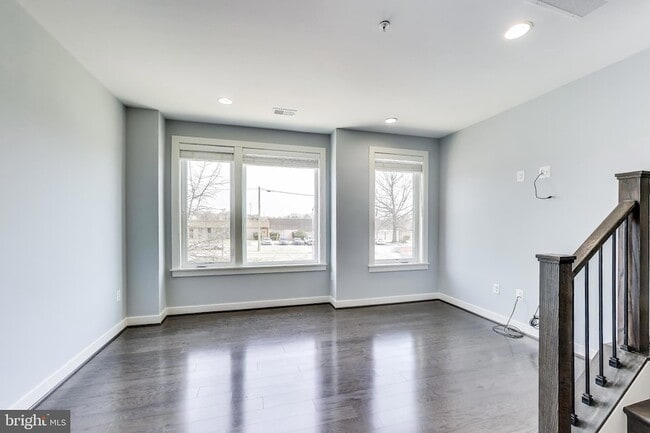 Photo - 16580 Crabbs Branch Way