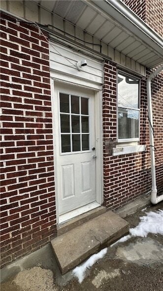 Photo - 433 Justus Ave