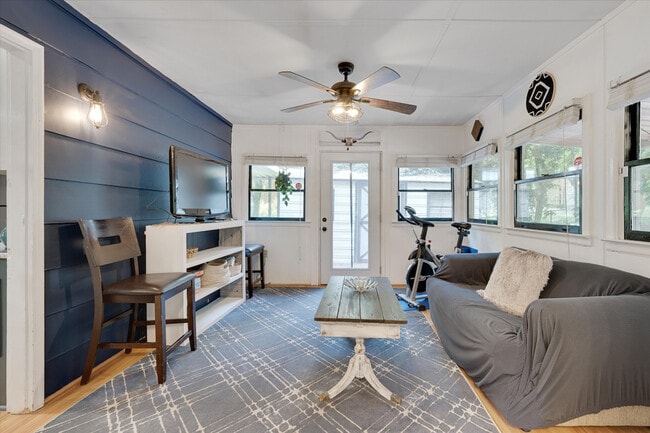 Building Photo - 409 Northclift Dr Unit SI ID1388442P