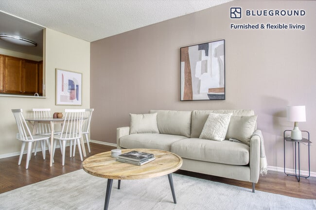 Photo - 230 N Kenwood St Unit FL1-ID885