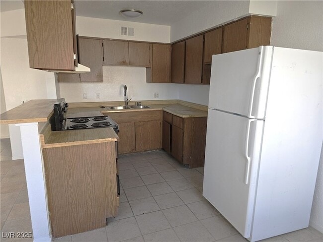 Photo - 1812 Fulstone Way Unit 2