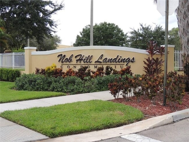 Building Photo - 9905 Westwood Dr Unit 163
