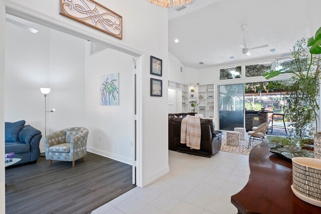 Photo - 13 Cleveland Ct Unit ID1261600P