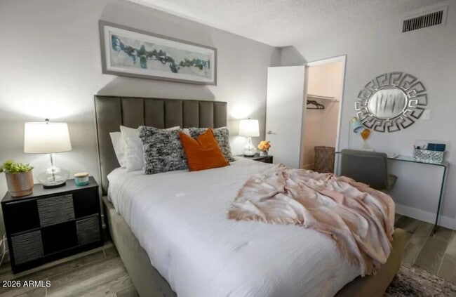 Photo - 2222 W Beardsley Rd Unit 2