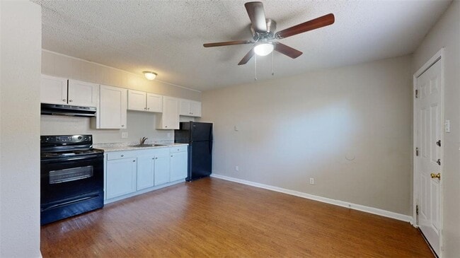 Photo - 500 Foch St Unit 9