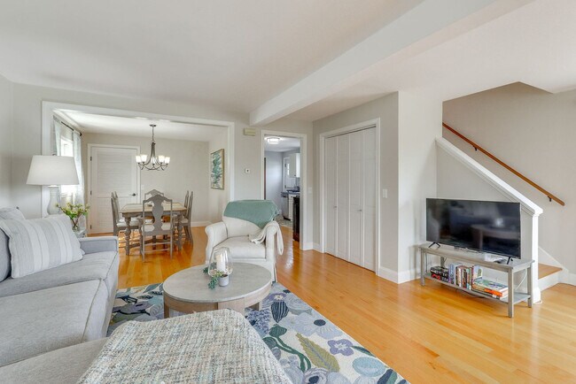Building Photo - 47 Cosey Beach Ave Unit SI ID1626433P
