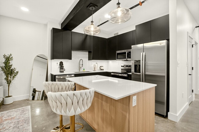 Photo - 15 W 6th St Unit SI ID1322468P