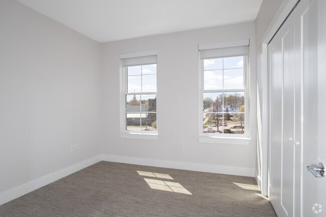 2BR, 2BA - 1,078Ft.² - Primary Bedroom - Orpheum Apartments