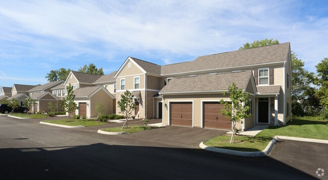 Building Photo - Grove City Summit