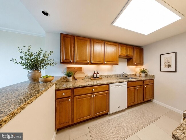 Photo - 4600 Duke St Unit 701