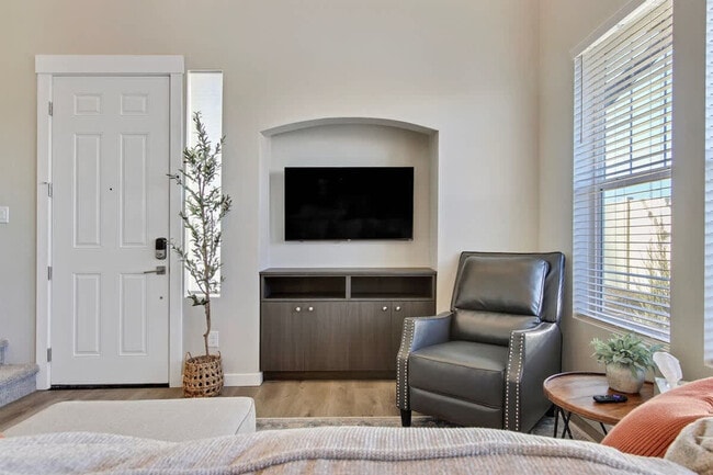 Building Photo - 17065 N Hounslow Wy Unit ID1250667P