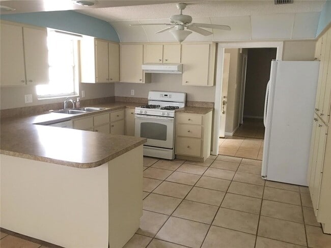 Photo - 210 SE 53rd Ct