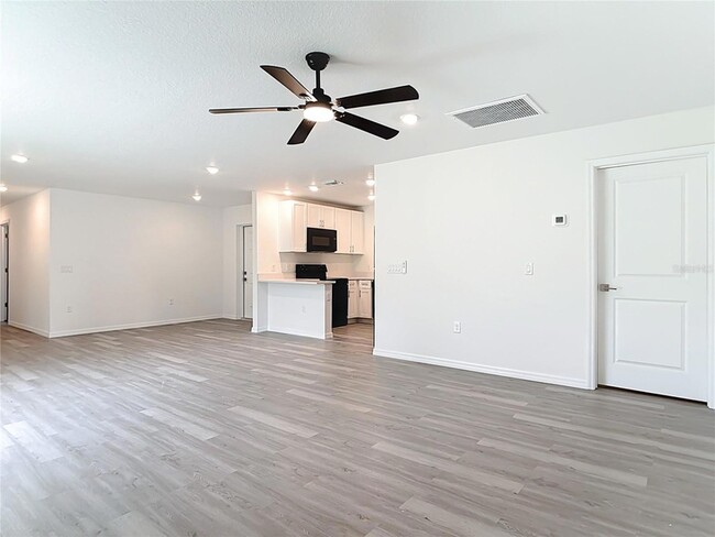 Photo - 3067 Quarter St