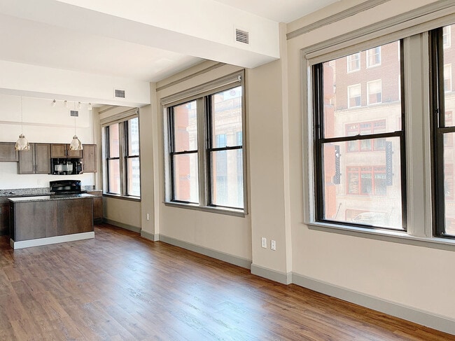 Building Photo - The Atlas