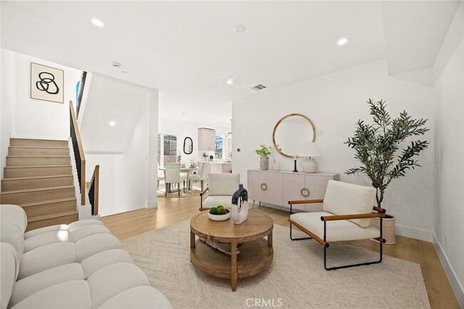 Photo - 905 Sunset Blvd