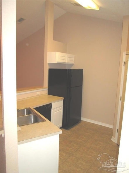Photo - 8464 Kipling St