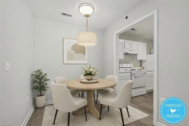 Photo - 1041 W Barton St Unit E