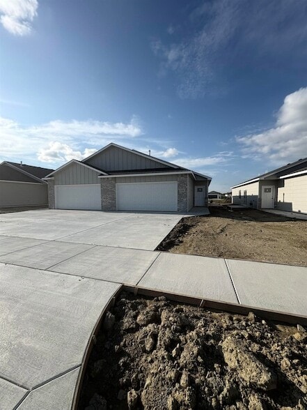 Photo - 12948 E Blake St