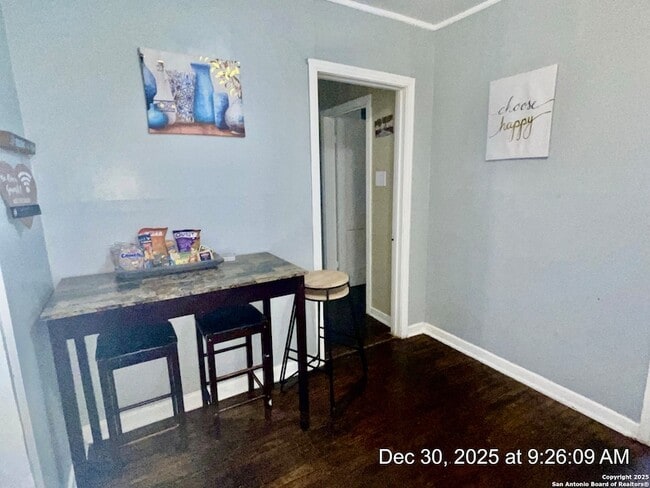 Photo - 1010 Gardina St