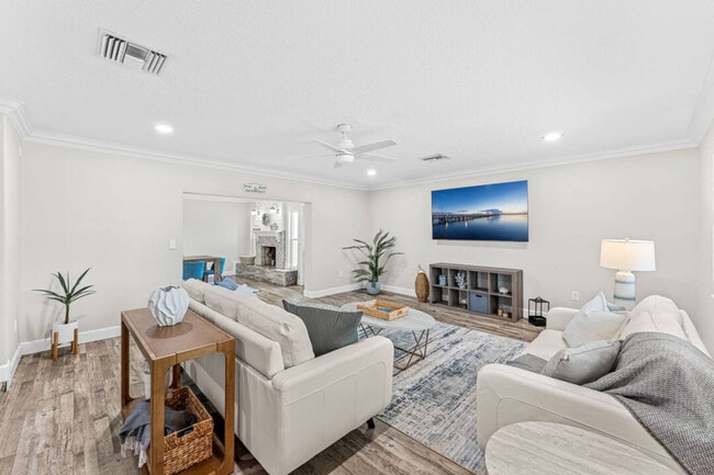 Building Photo - 1109 Seminole Dr Unit SI ID1464868P