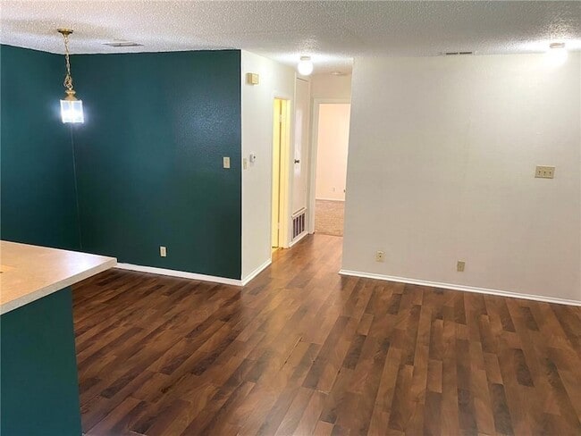 Photo - 9906 Hundred Oaks Cir Unit A