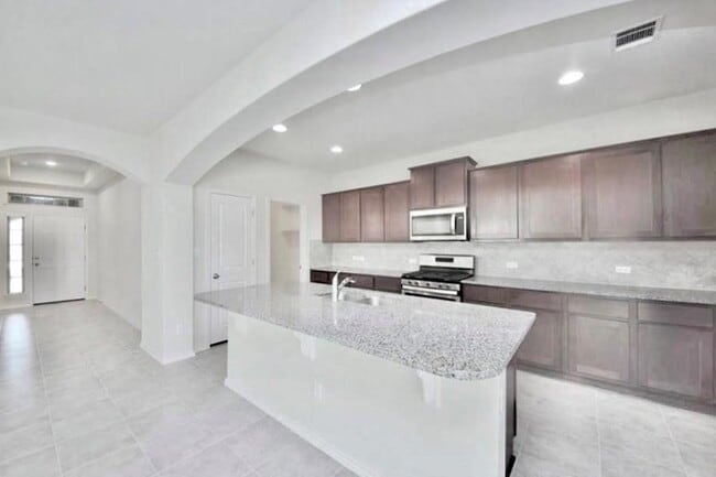 Photo - 1212 Matt Ln