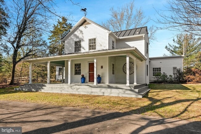 Photo - 326 Walker Rd
