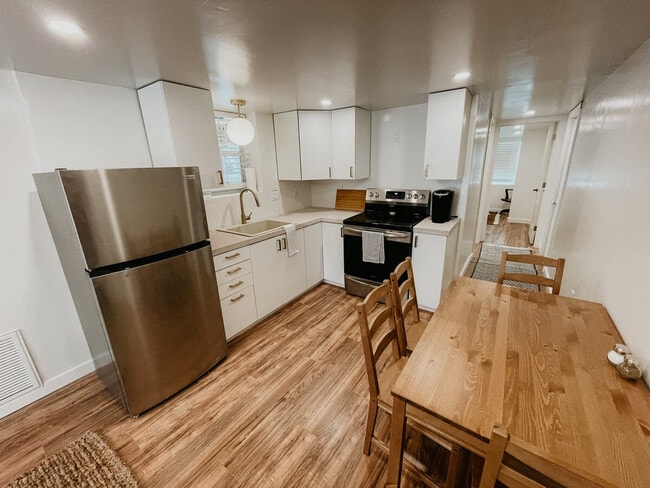 Photo - 3225 Colcord Ave Unit ID1354370P