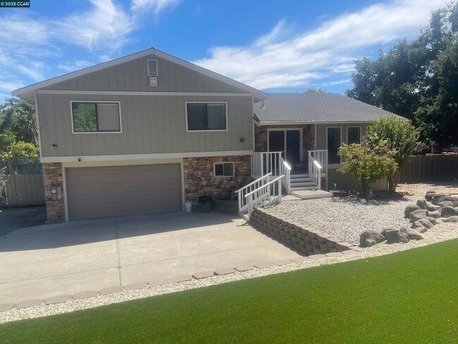 Building Photo - 971 Livorna Rd