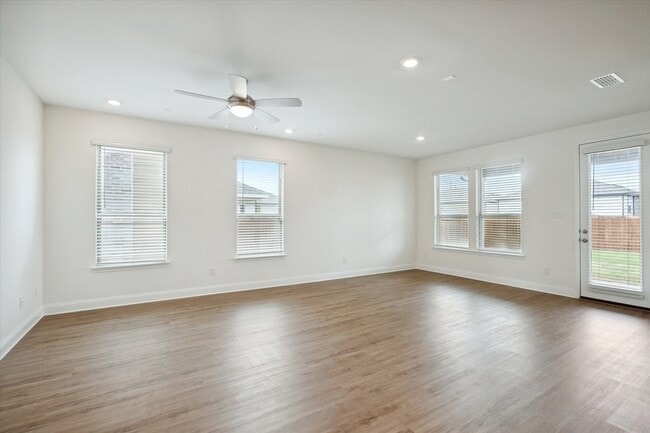 Photo - 2521 Wayne Ave