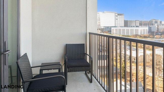 Photo - 1007 S Mint St Unit 812