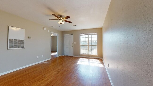 Photo - 1511 Hollow Hill Dr Unit B