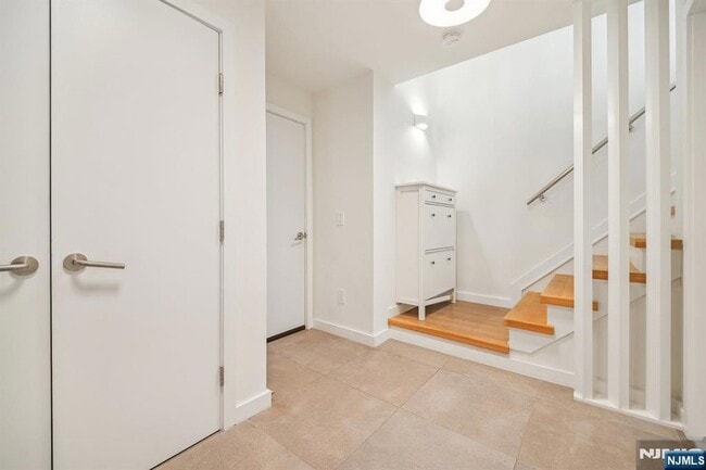 Photo - 66B Henry Ave