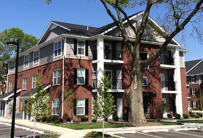 Building Photo - Monarch Crossing