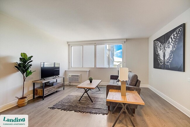 Photo - 305 Dr. M.L.K. Jr St S Unit 501.1403625