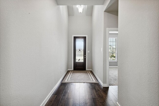 Photo - 1305 Swan Trl