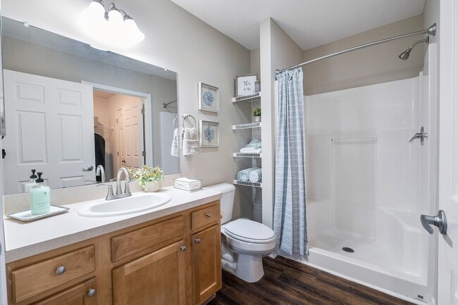 Two Full Bathrooms - Redwood Pickerington