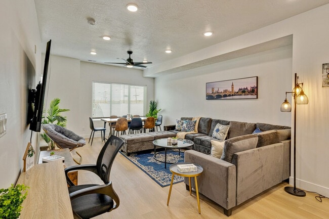 Photo - 218 Paxton Ave Unit SI ID1594744P