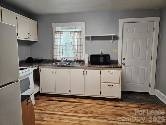 Photo - 1130 Camden Ave Unit B
