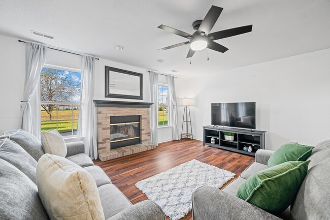 Building Photo - 2386 Meadow Bend Dr Unit ID1397949P