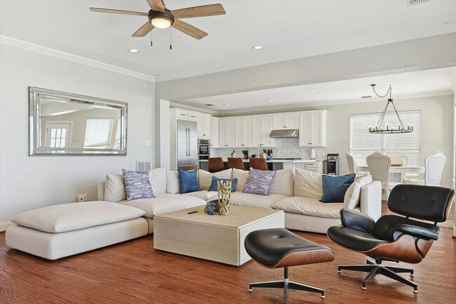 Photo - 925 Sunset Hill Dr Unit ID1019605P