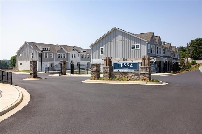 Photo - 622 Shallowford Rd