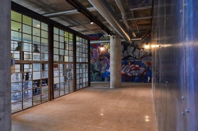 Photo - Brim and Crown