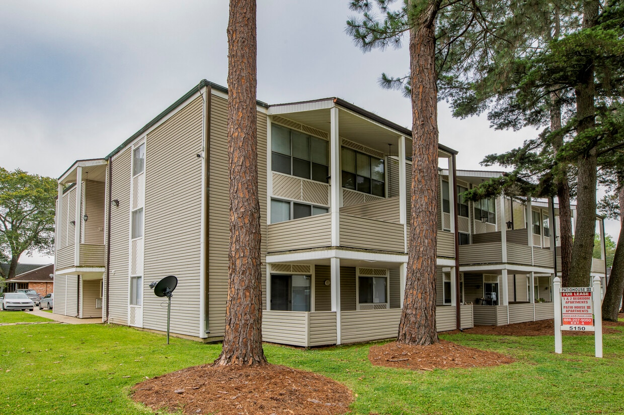 Floor Plan - Two Bedroom 1.5 Bath Townhome w W/D