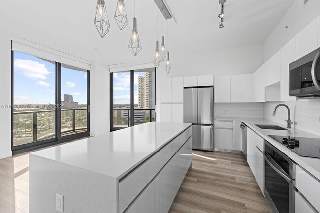 Photo - 101 Diplomat Pkwy Unit 911