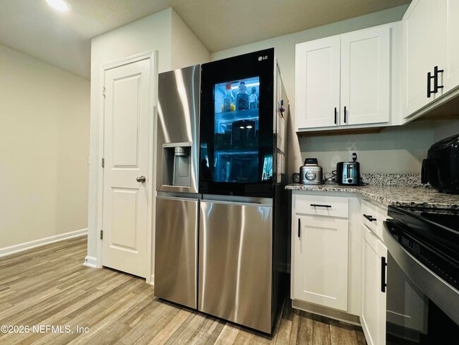 Photo - 45287 Red Brick Dr