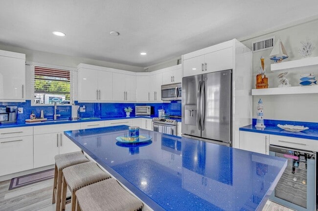 Photo - 136 Sable Palm Ln