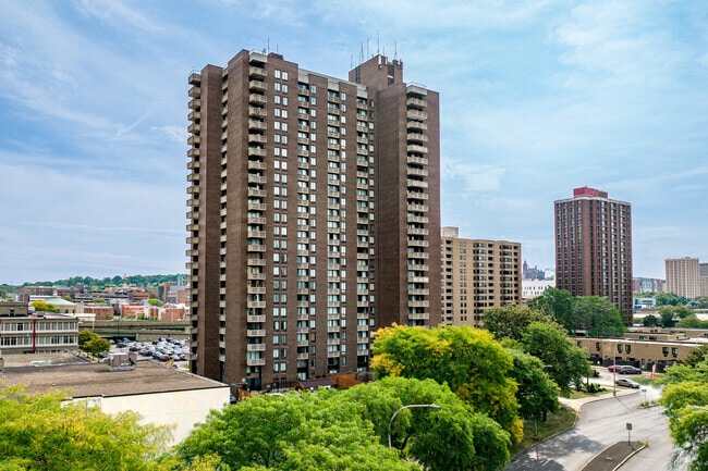 Building Photo - Jefferson Tower