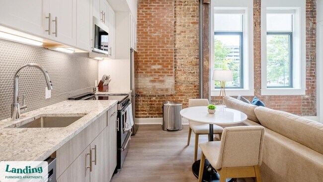 Photo - 425 20th St S Unit 200.579033