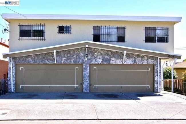 Building Photo - 6909 MacArthur Blvd